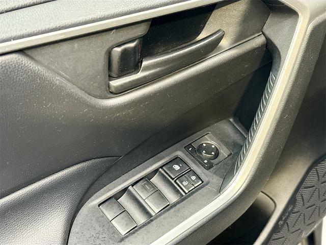 2020 Toyota RAV4 Vehicle Photo in EVERETT, WA 98203-5662