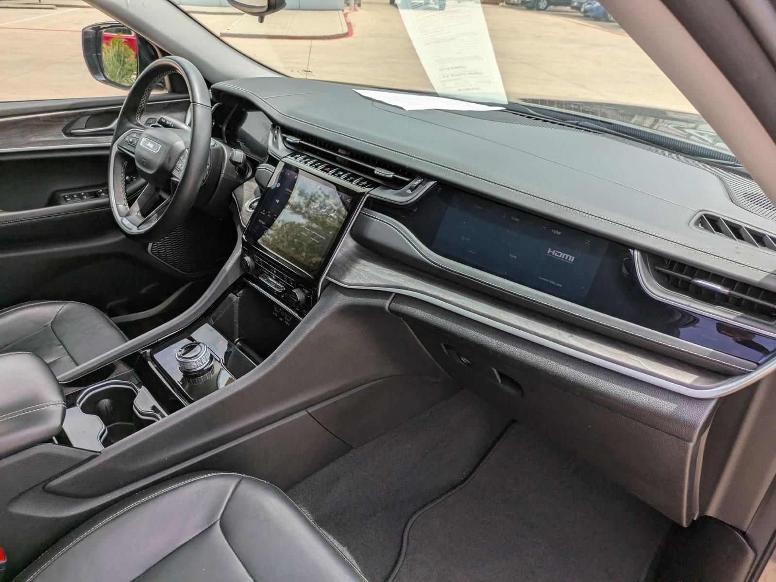 2022 Jeep Grand Cherokee L Vehicle Photo in SELMA, TX 78154-1460