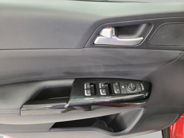 2022 Kia Sportage Vehicle Photo in Neenah, WI 54956