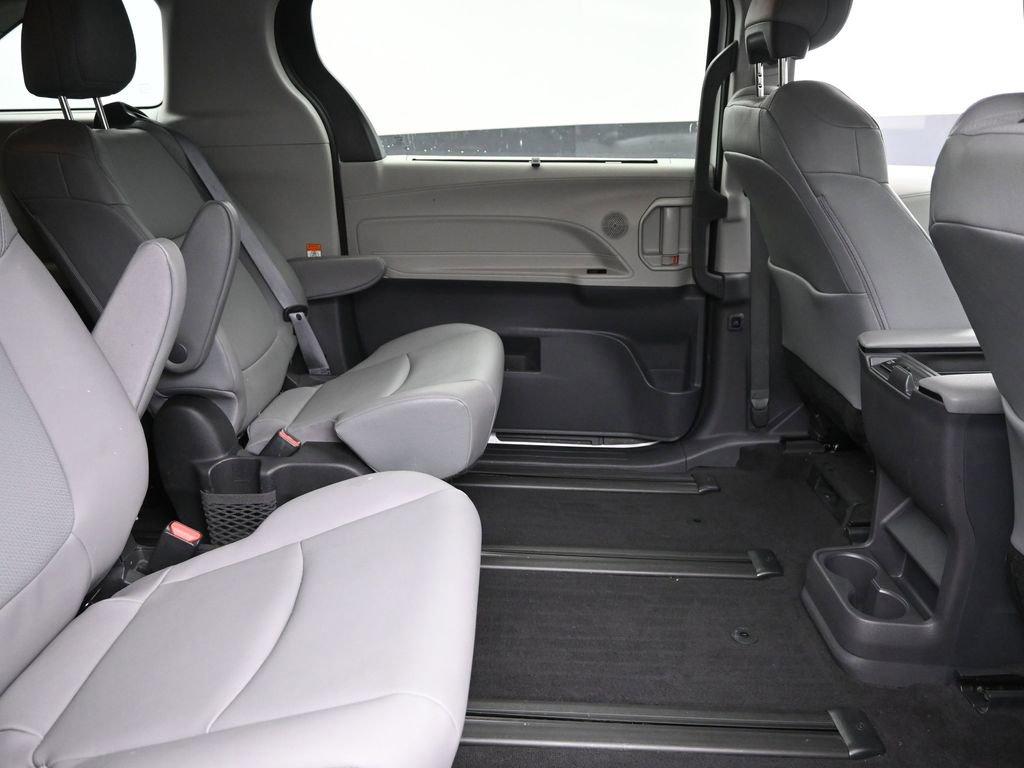 2022 Toyota Sienna Vehicle Photo in Cedar Rapids, IA 52402