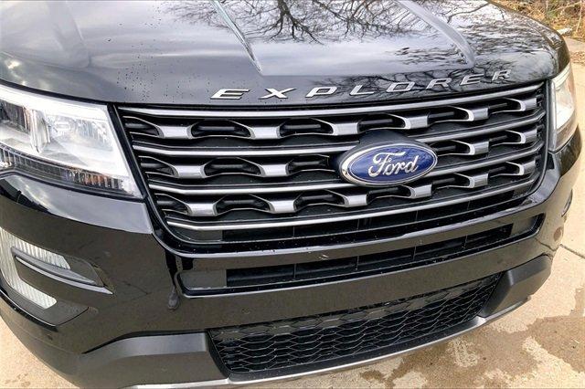 2017 Ford Explorer Vehicle Photo in KANSAS CITY, MO 64114-4502