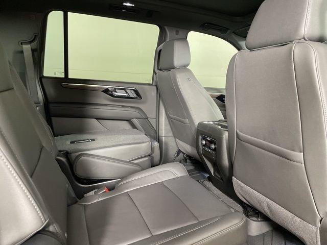 2025 Chevrolet Suburban Vehicle Photo in PHOENIX, AZ 85014-3381