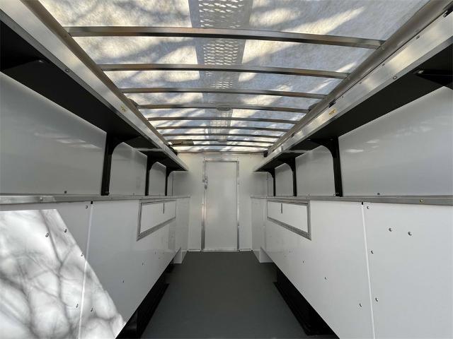 2025 Chevrolet Express Cutaway 3500 Vehicle Photo in ALCOA, TN 37701-3235