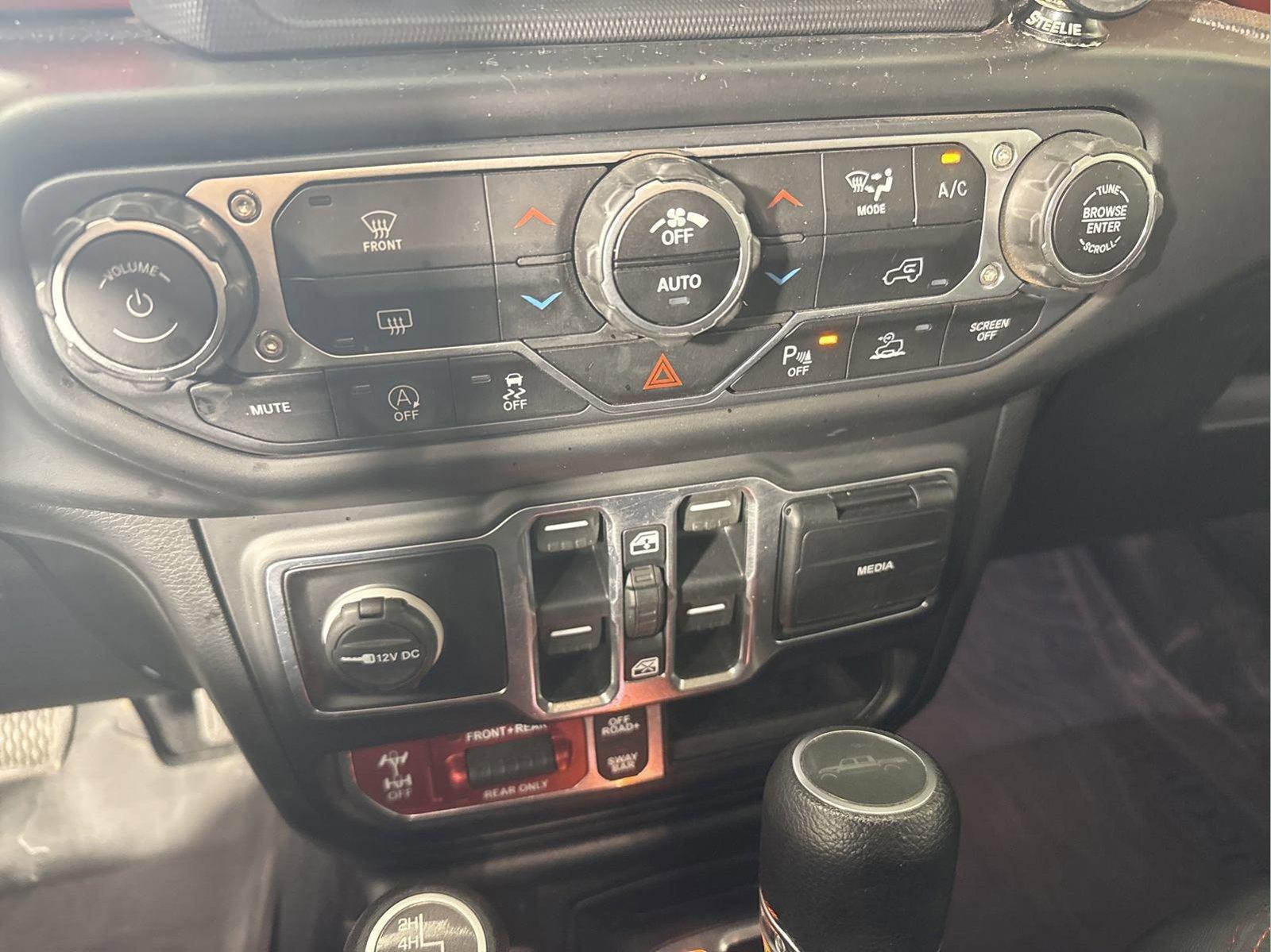 2020 Jeep Gladiator Vehicle Photo in GEORGETOWN, TX 78626-7508
