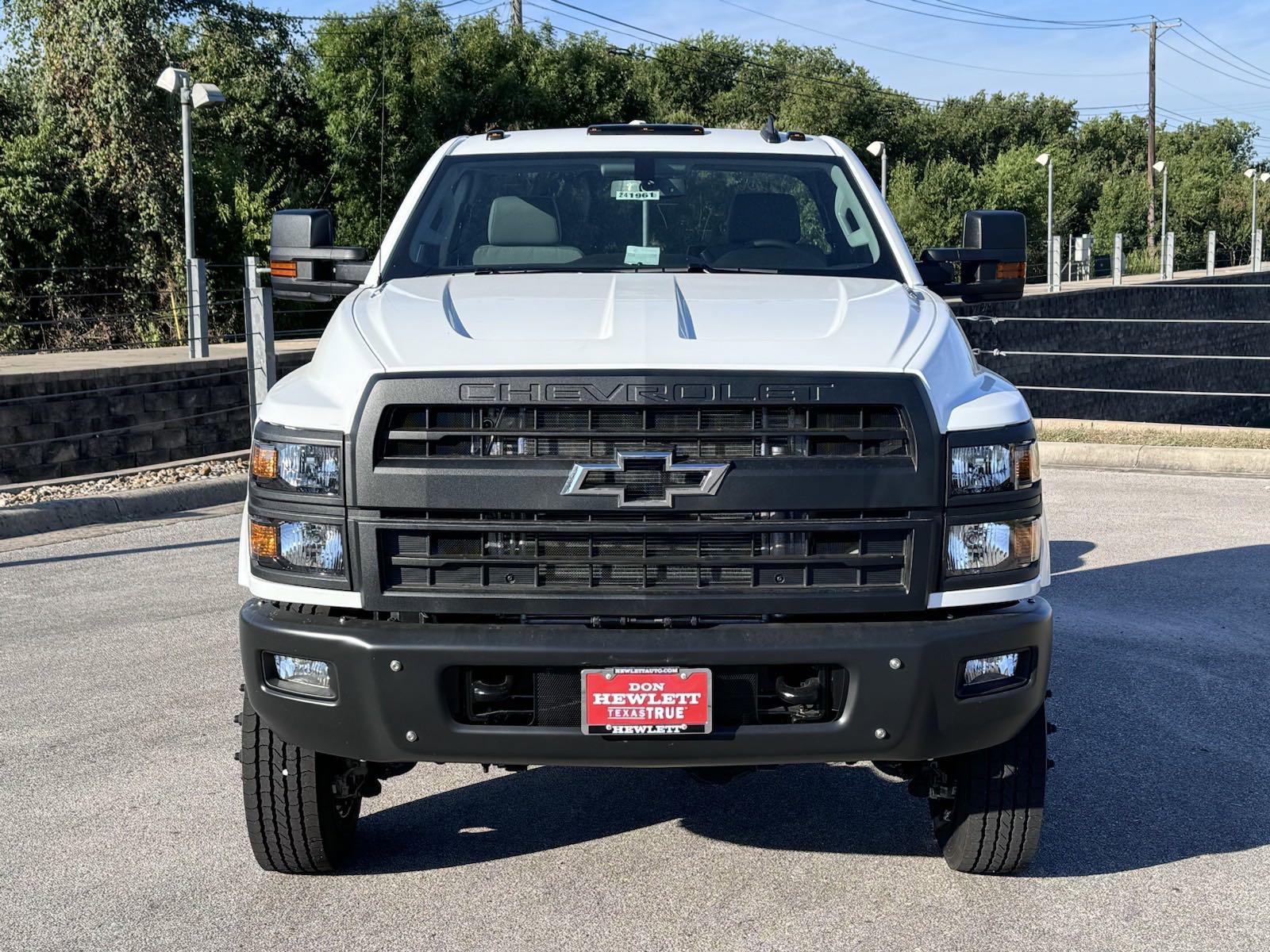 2024 Chevrolet Silverado 5500 HD Vehicle Photo in GEORGETOWN, TX 78626-7508