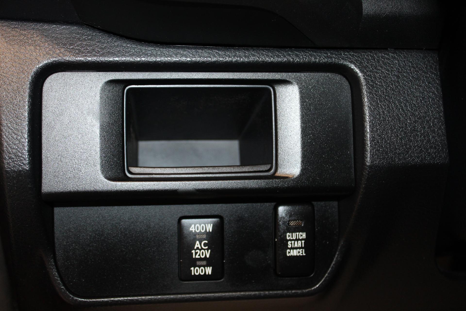2017 Toyota Tacoma Vehicle Photo in NORTHAMPTON, MA 01060-1120