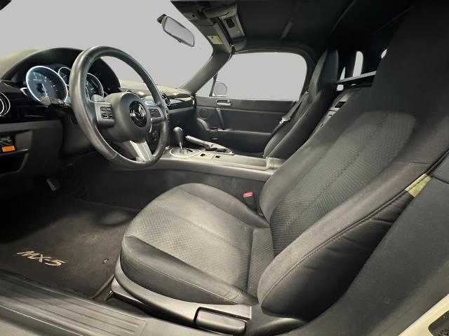 2006 Mazda MX-5 Miata Vehicle Photo in Appleton, WI 54913