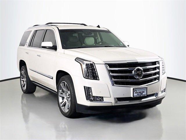 2015 Cadillac Escalade Vehicle Photo in PUYALLUP, WA 98371-4149