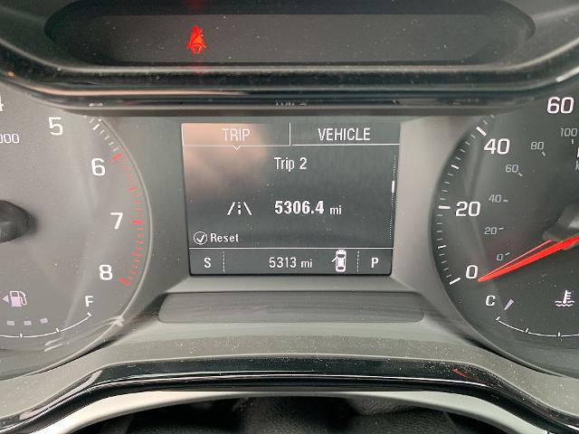 2024 Chevrolet Trax Vehicle Photo in MOON TOWNSHIP, PA 15108-2571