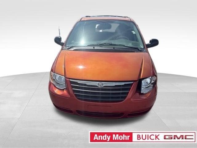 2006 Chrysler Town & Country LWB Vehicle Photo in Fishers, IN 46038