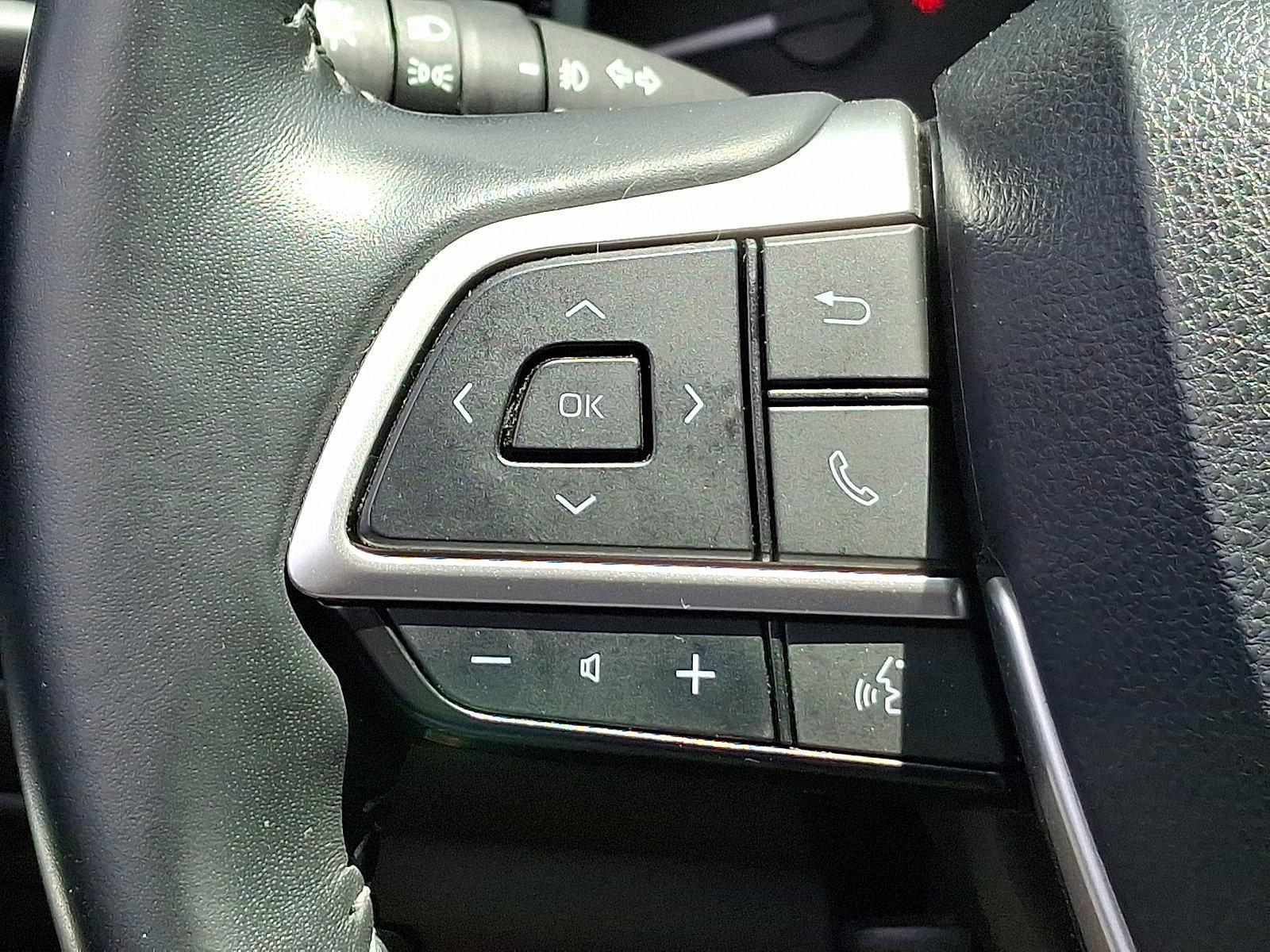 2024 Toyota Highlander Vehicle Photo in Trevose, PA 19053