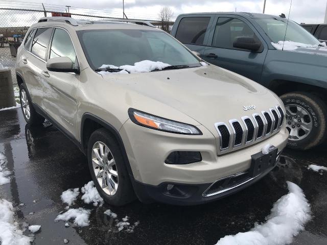 2015 Jeep Cherokee Vehicle Photo in GREEN BAY, WI 54303-3330