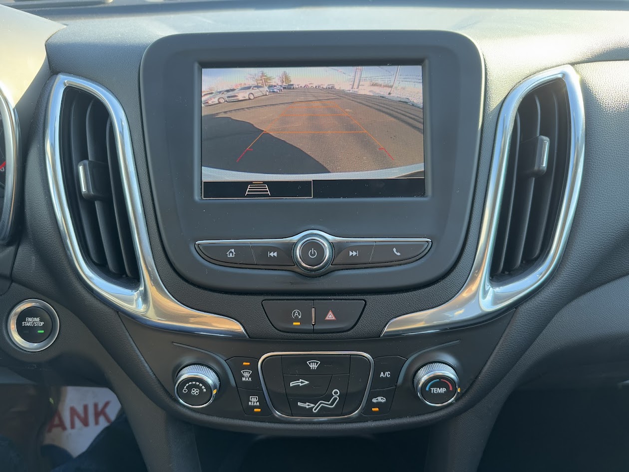 2023 Chevrolet Equinox Vehicle Photo in BOONVILLE, IN 47601-9633