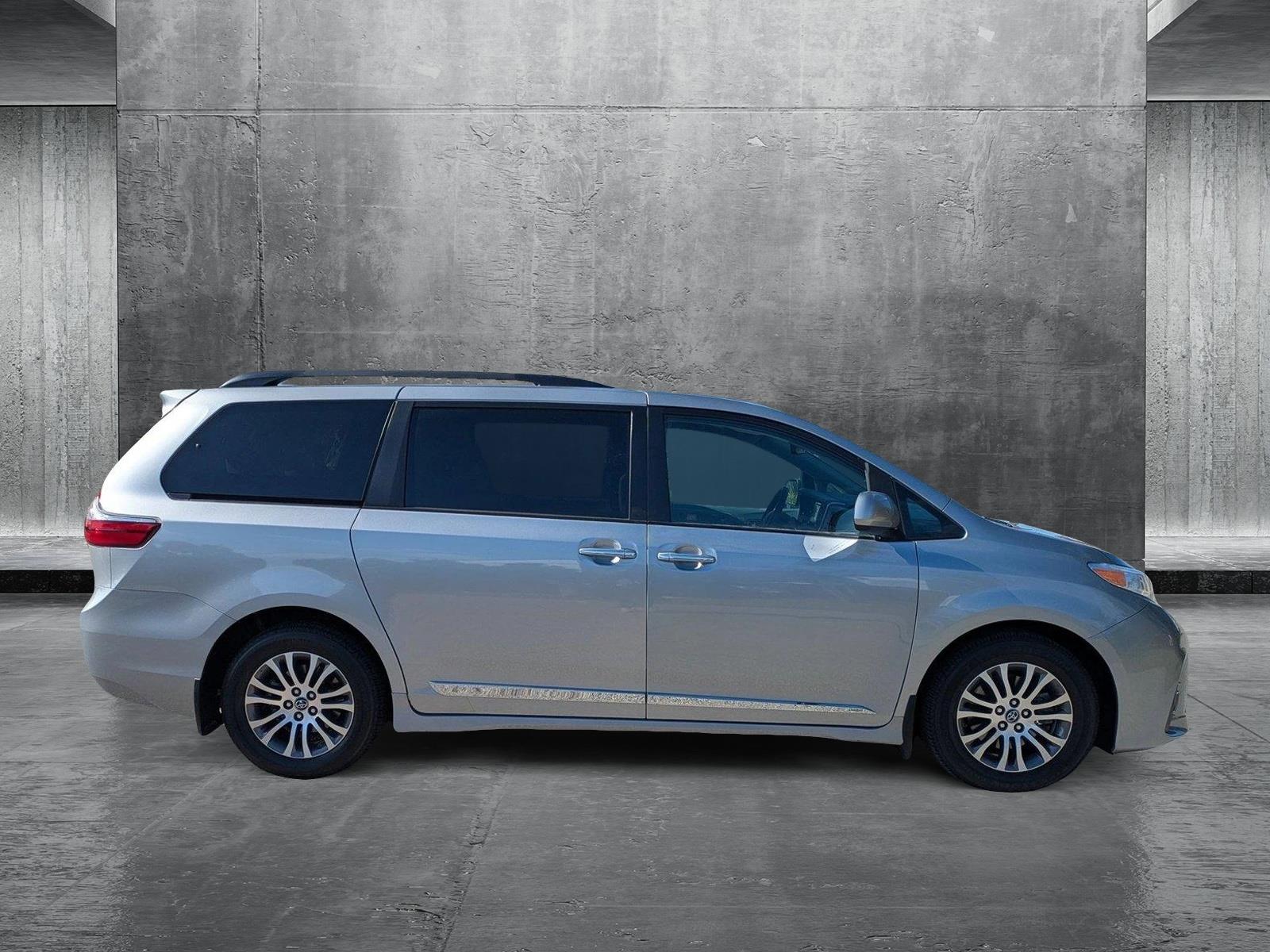 2018 Toyota Sienna Vehicle Photo in Sarasota, FL 34231