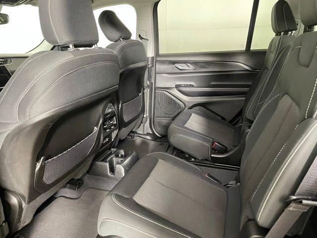 2023 Jeep Grand Cherokee L Vehicle Photo in PHOENIX, AZ 85014-3381