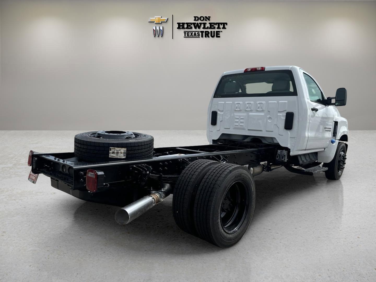 2024 Chevrolet Silverado 5500 HD Vehicle Photo in GEORGETOWN, TX 78626-7508