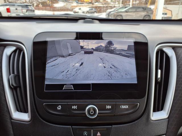 2022 Chevrolet Malibu Vehicle Photo in TARENTUM, PA 15084-1435