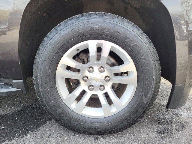 2017 Chevrolet Suburban Vehicle Photo in THOMPSONTOWN, PA 17094-9014