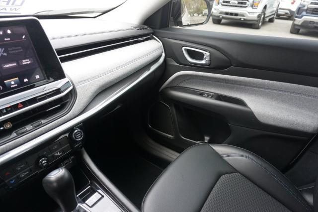 2022 Jeep Compass Vehicle Photo in FAIRMONT, WV 26554-2318
