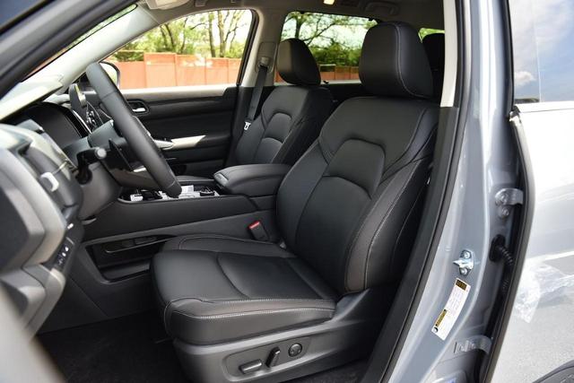 2025 Nissan Pathfinder Vehicle Photo in Ballwin, MO 63011