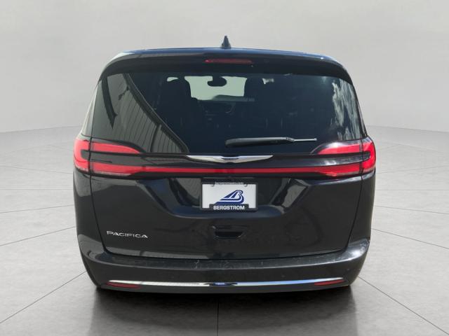 2023 Chrysler Pacifica Vehicle Photo in GREEN BAY, WI 54303-3330