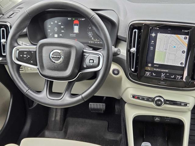2022 Volvo XC40 Vehicle Photo in DENTON, TX 76210-9321