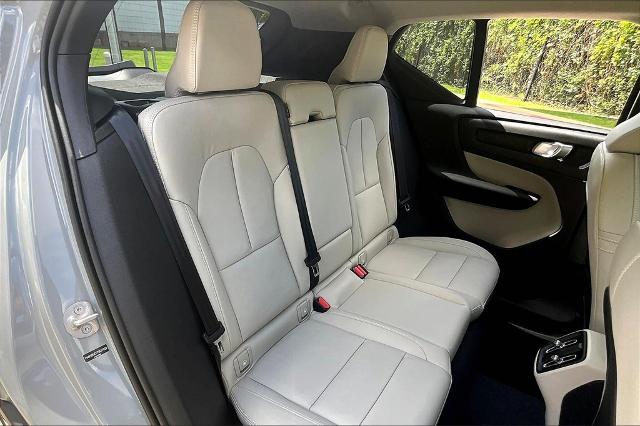 2026 Volvo XC40 Vehicle Photo in Houston, TX 77007