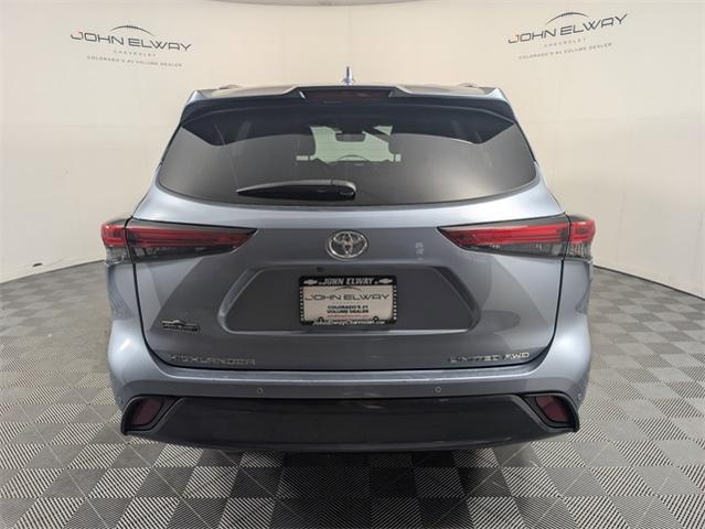 2022 Toyota Highlander Vehicle Photo in ENGLEWOOD, CO 80113-6708