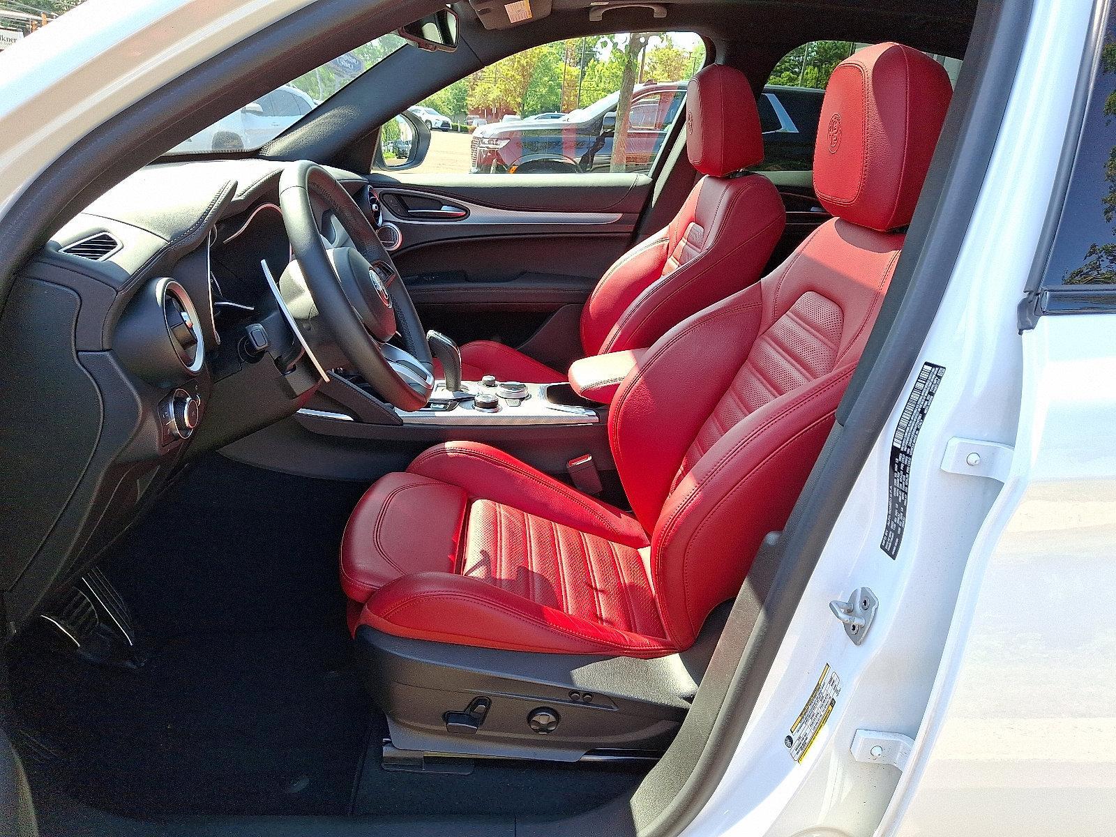2022 Alfa Romeo Stelvio Vehicle Photo in Willow Grove, PA 19090