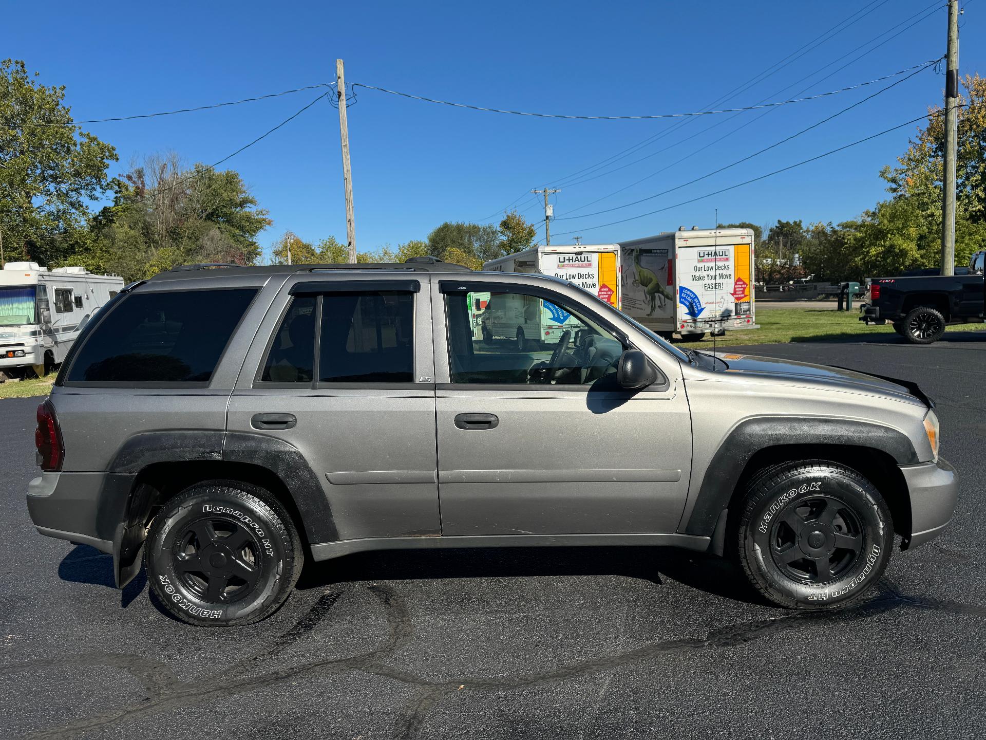 Used 2006 Chevrolet TrailBlazer LS with VIN 1GNDT13S562291501 for sale in Bridgman, MI