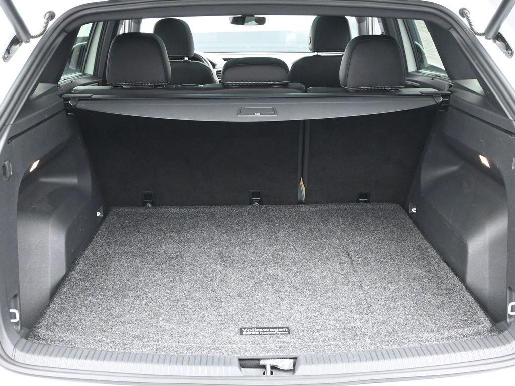 2022 Volkswagen Atlas Cross Sport Vehicle Photo in Marion, IA 52302