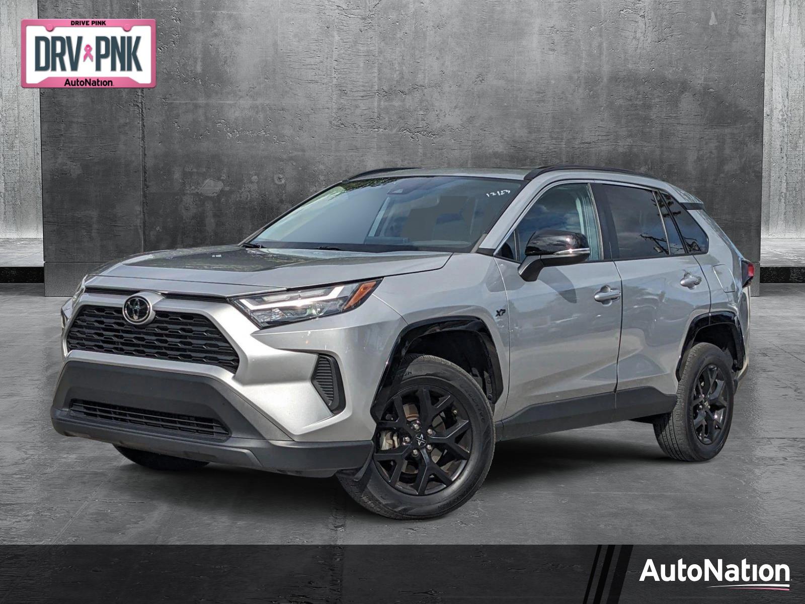 2022 Toyota RAV4 Vehicle Photo in GREENACRES, FL 33463-3207