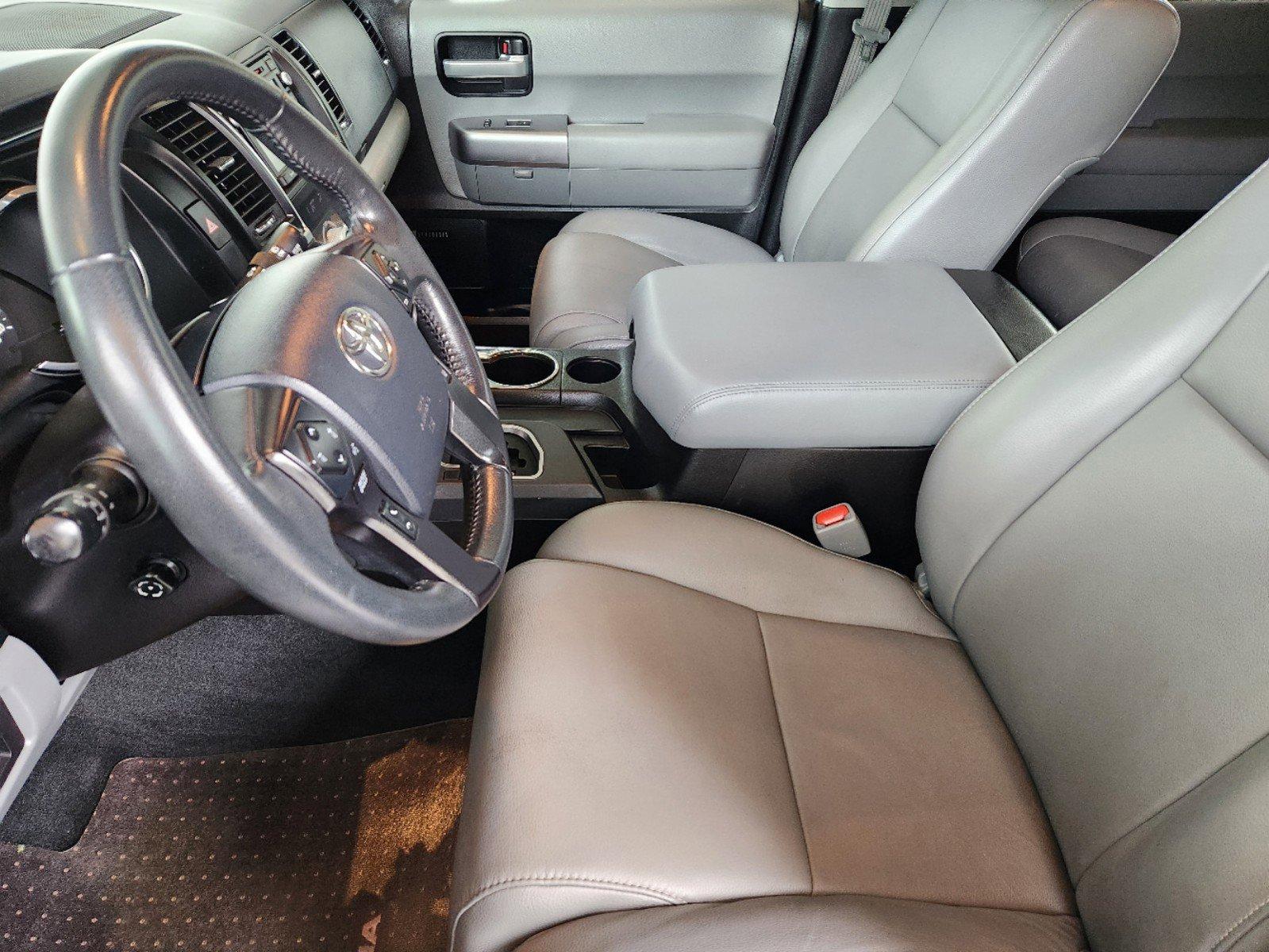 2018 Toyota Sequoia Vehicle Photo in HOUSTON, TX 77079-1502