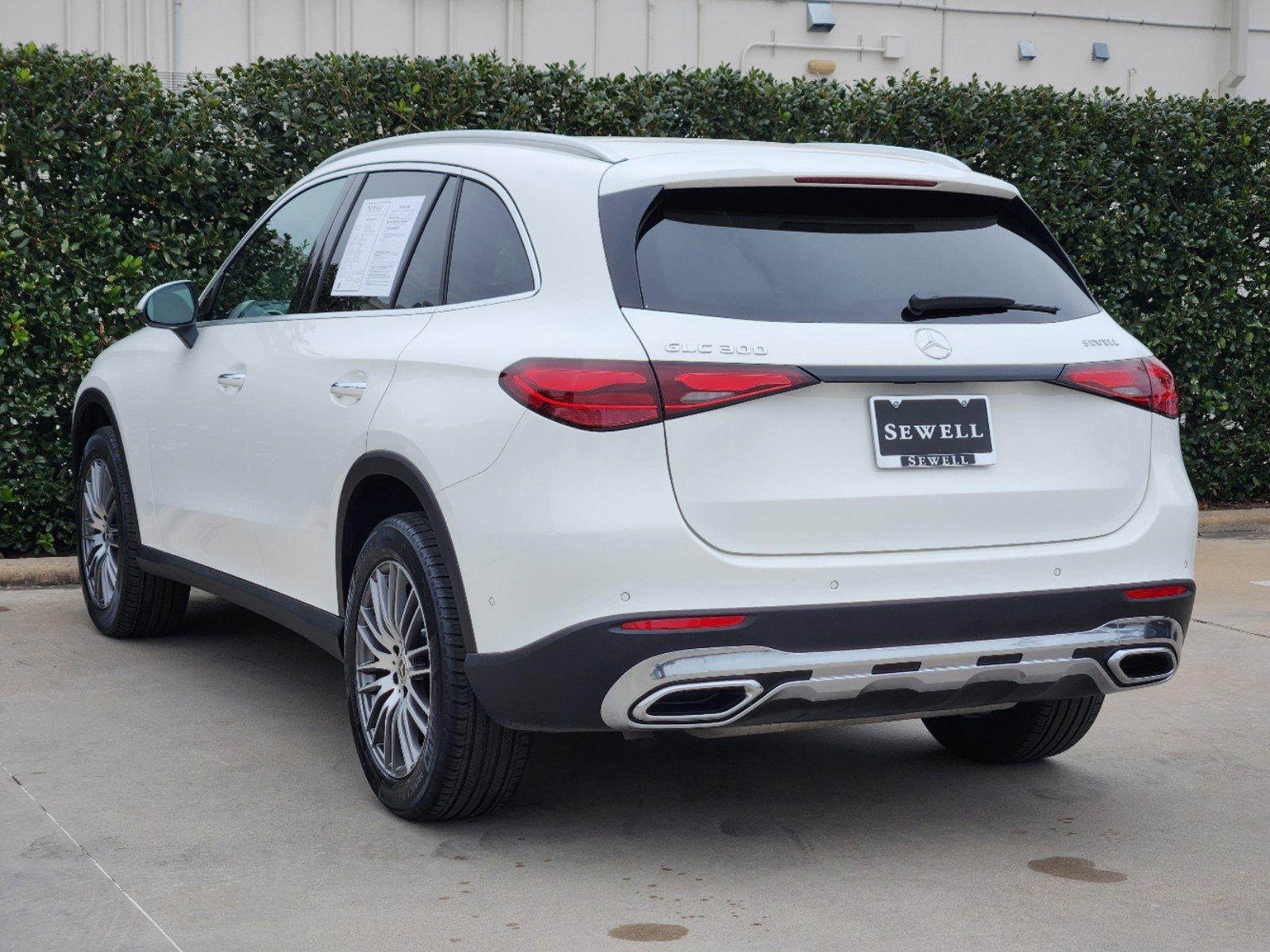 2025 Mercedes-Benz GLC Vehicle Photo in HOUSTON, TX 77079