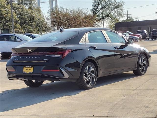 2024 Hyundai ELANTRA Vehicle Photo in Peoria, IL 61615