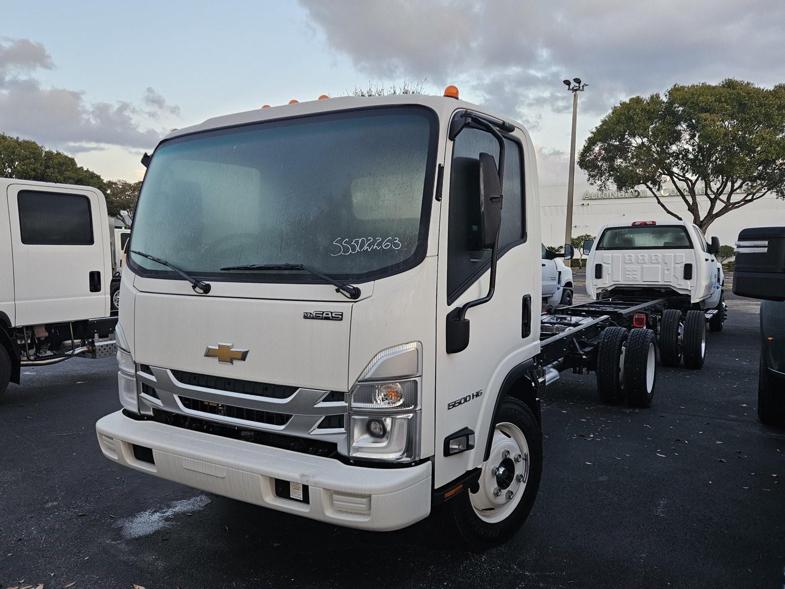 2025 Chevrolet Low Cab Forward 5500 HG Vehicle Photo in GREENACRES, FL 33463-3207