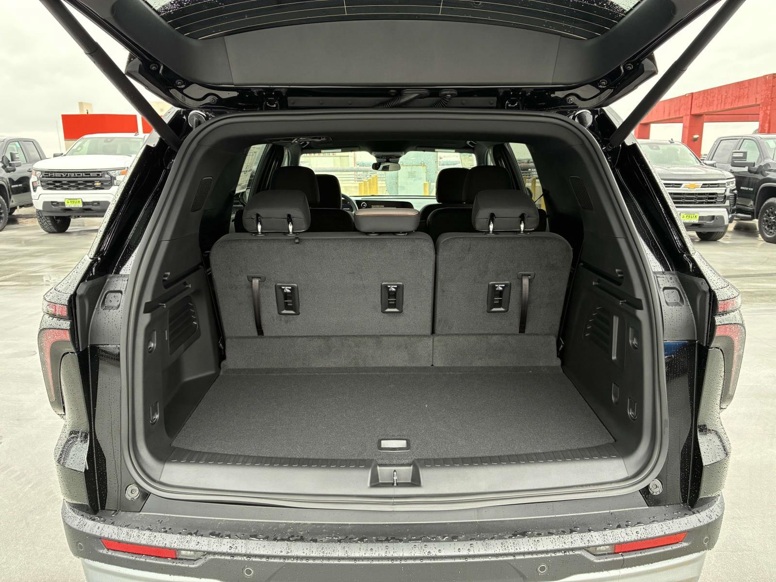 2025 Chevrolet Traverse Vehicle Photo in LOS ANGELES, CA 90007-3794