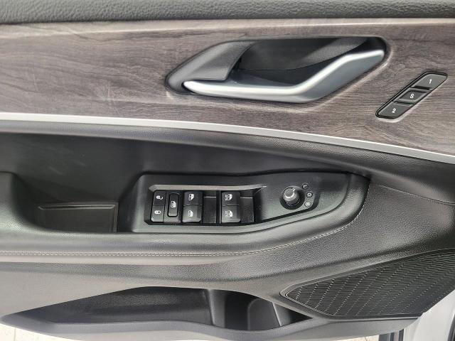 2023 Jeep Grand Cherokee L Vehicle Photo in NEENAH, WI 54956-2243