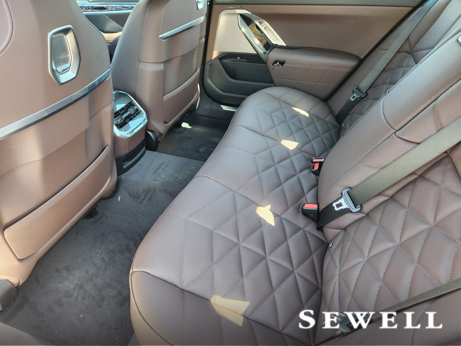 2025 BMW 740i xDrive Vehicle Photo in PLANO, TX 75024