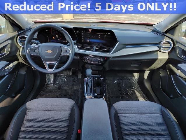 2025 Chevrolet Trax Vehicle Photo in GREEN BAY, WI 54304-5303