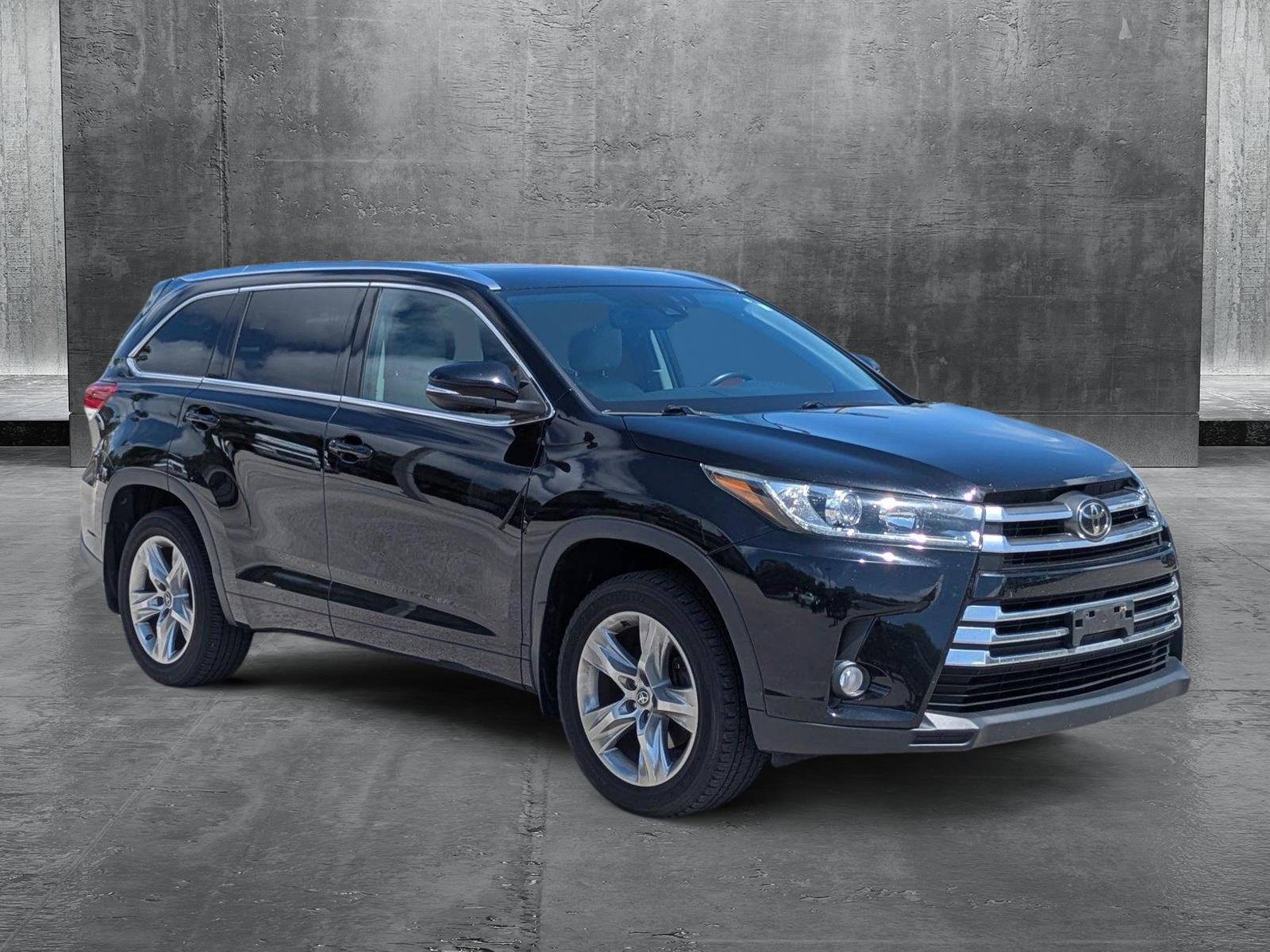 2017 Toyota Highlander Vehicle Photo in Clearwater, FL 33765