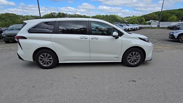 2021 Toyota Sienna Vehicle Photo in Pleasant Hills, PA 15236