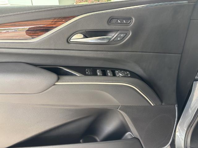 2022 Cadillac Escalade Vehicle Photo in MANHATTAN, KS 66502-5036