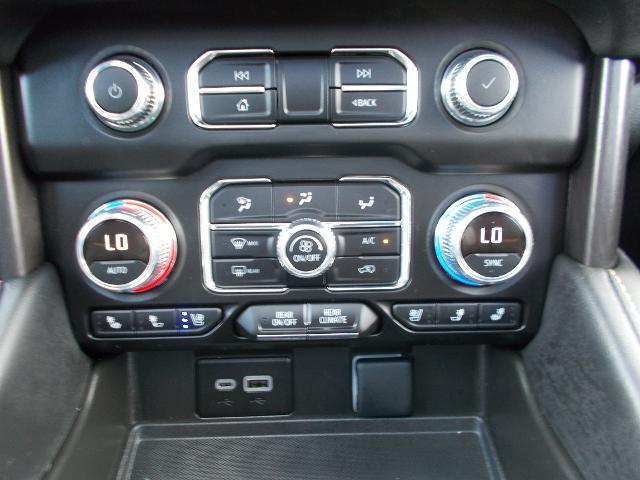 2024 GMC Yukon XL Vehicle Photo in LOWELL, MA 01852-4336