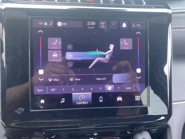 2025 Jeep Grand Cherokee Vehicle Photo in Doylsetown, PA 18901