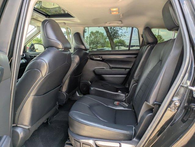 2023 Toyota Highlander Vehicle Photo in SELMA, TX 78154-1460