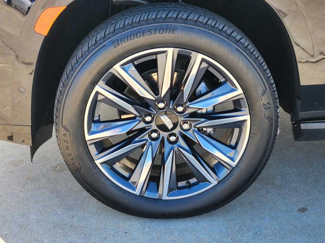 2022 Cadillac Escalade Vehicle Photo in DENTON, TX 76210-9321