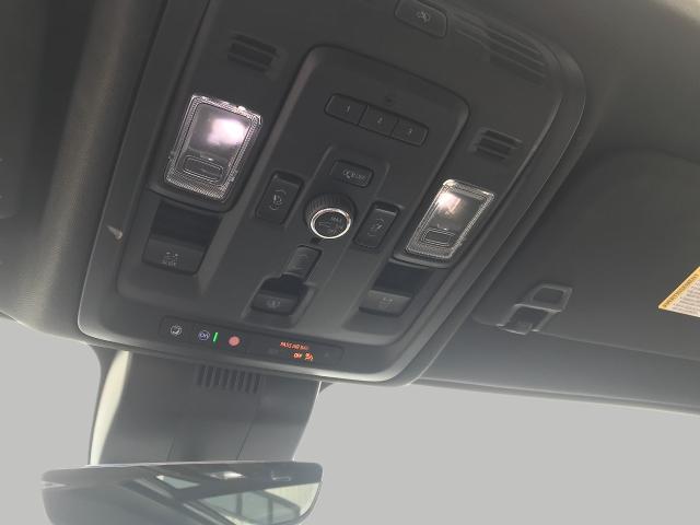 2024 GMC Yukon XL Vehicle Photo in GREEN BAY, WI 54303-3330