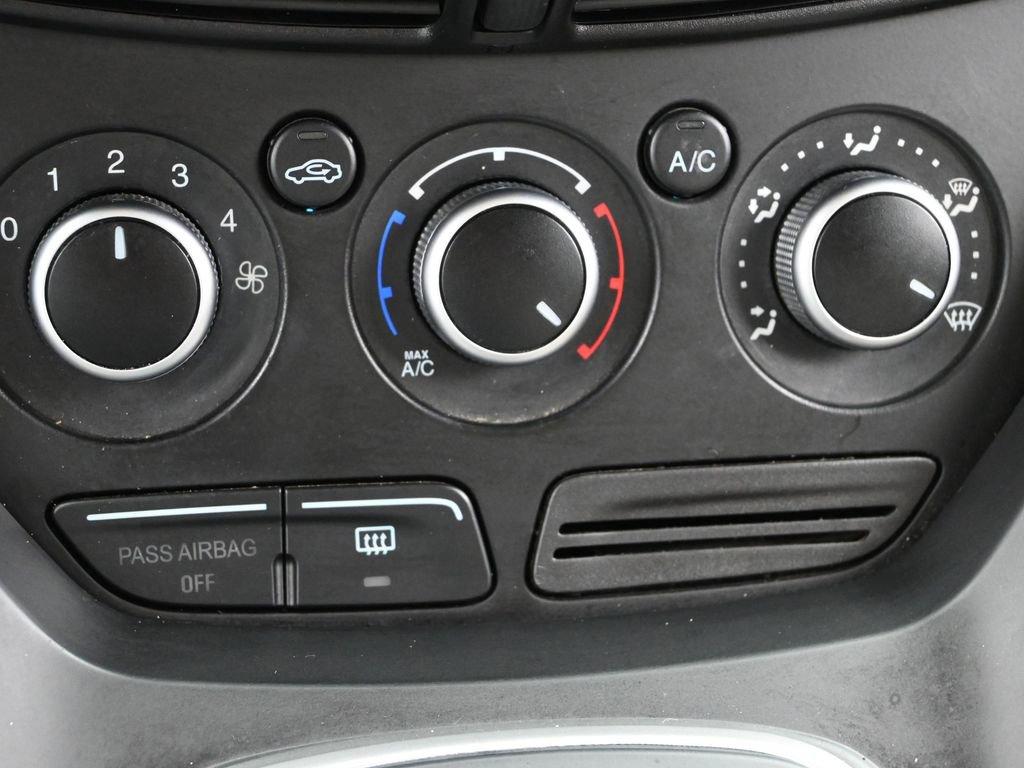 2013 Ford Escape Vehicle Photo in Cedar Rapids, IA 52402