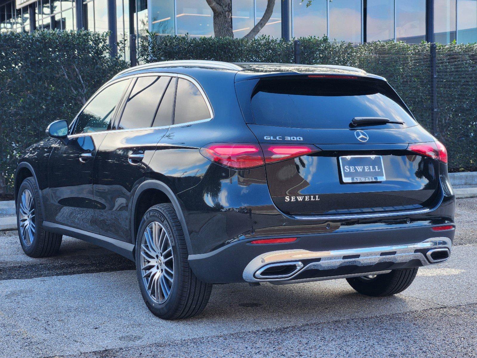 2025 Mercedes-Benz GLC Vehicle Photo in HOUSTON, TX 77079